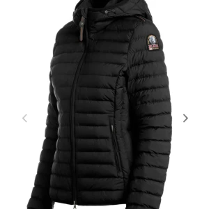 Pjs jacka  - Hej säljer min pjs jacka i st S passar även xs säljs pågrund av att jag har tröttnat på den kom privat om ni vill se bilder💞