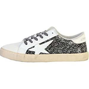 Sneakers le temps des cerises - Säljer dessa sneakers från le temps des cerises💗 använda en gång, bra skick! Finns inte att köpa längre, liknar golsen goose💗