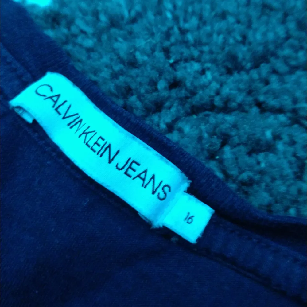 Calvin Klein och ellesse kort ärmar 300 kr styck bådda 9av10 båda är äkta . T-shirts.