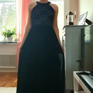 Min systers fina balklänning som är använd 1 gång.