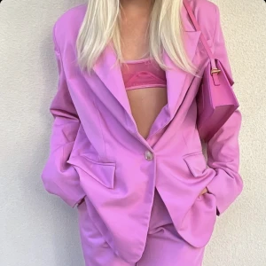 Rosa kostym - Köp min rosa kostym från NA-KD 💗 On Wednesday, we wear pink!
