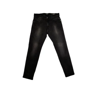 Replay ”Anbass” jeans - ♠️ Strlk: W31, L30 ♠️ Skick: 8/10 ♠️ Perfekt till vardagen men även festligare tillfällen! ♠️ Priset är diskuterbart! ♠️ Nypris: 1699:-, vårt pris: 449:-