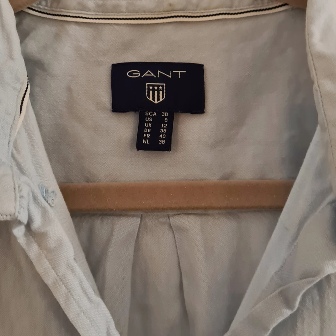 Ljusblå skjorta från Gant - 91