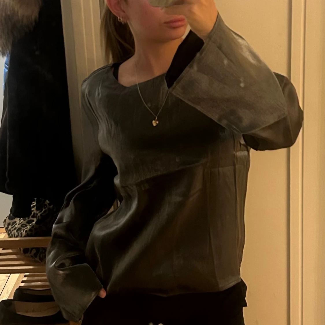 Grå långärmad topp