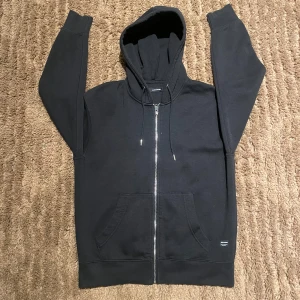 Jack and Jones zip - Eftertraktad tröja som inte säljs längre! Storlek xs/s 