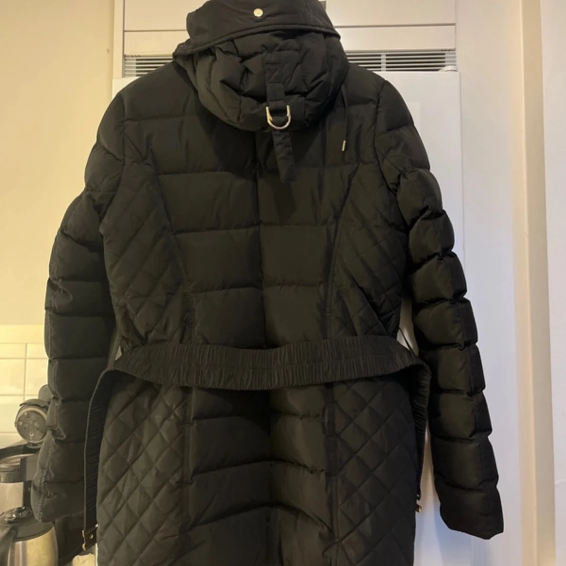 Svart pufferjacka från Hollies - 90