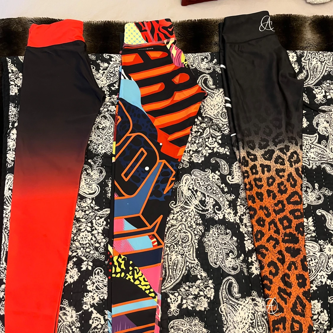 Färgglada leggings i olika mönster
