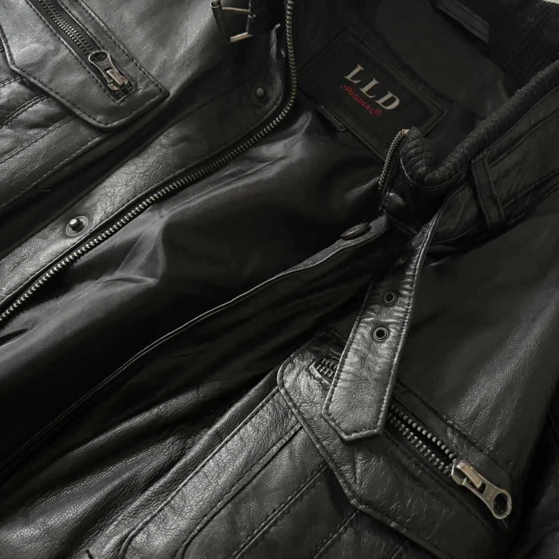 Svart vintage skinnjacka. - 93