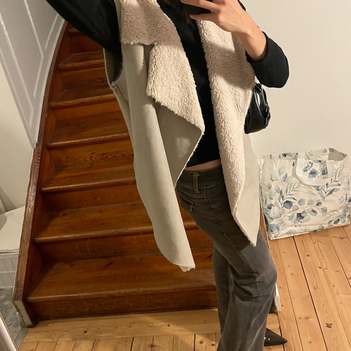 beige/grå fluffig väst - 91