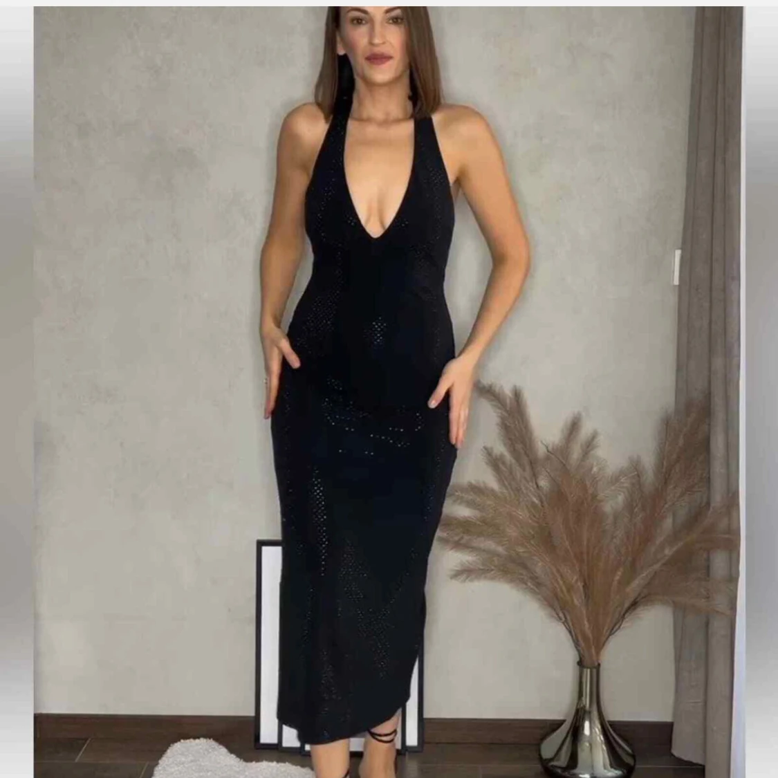 Svart glittrig klänning - 4