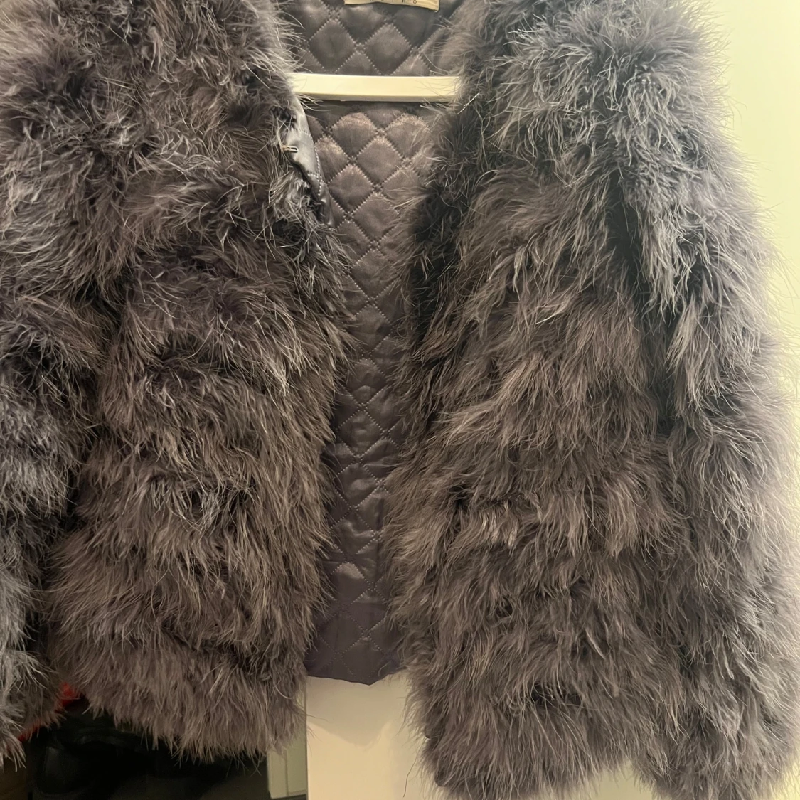 Grå pälsjacka från DM