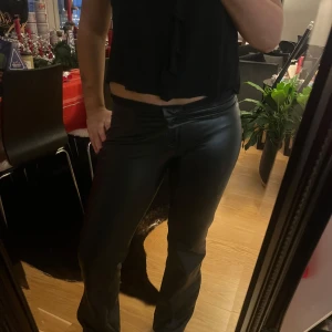 Skin byxor från calzedonia - Nu skick och storlek s. Lite långa på mig som är 159