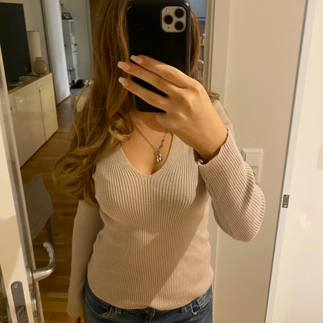 Beige ribbad tröja från NA-KD