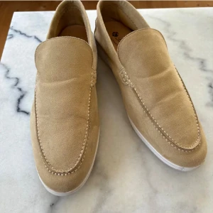 Loro Piana Summerwalks - Loro Piana Summelwalk kopior | Bekväma och stilrena | Passar 43 och 44