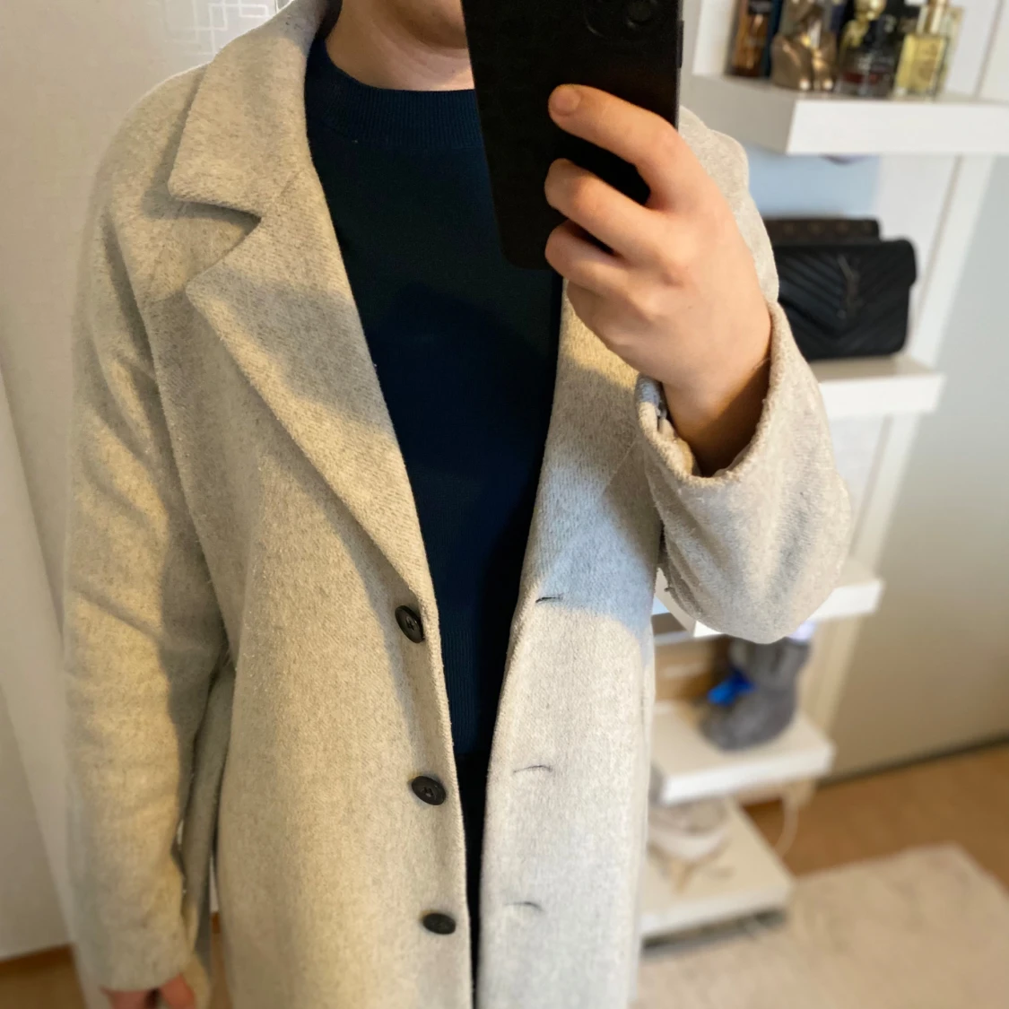 Beige kappa med knappar - 2