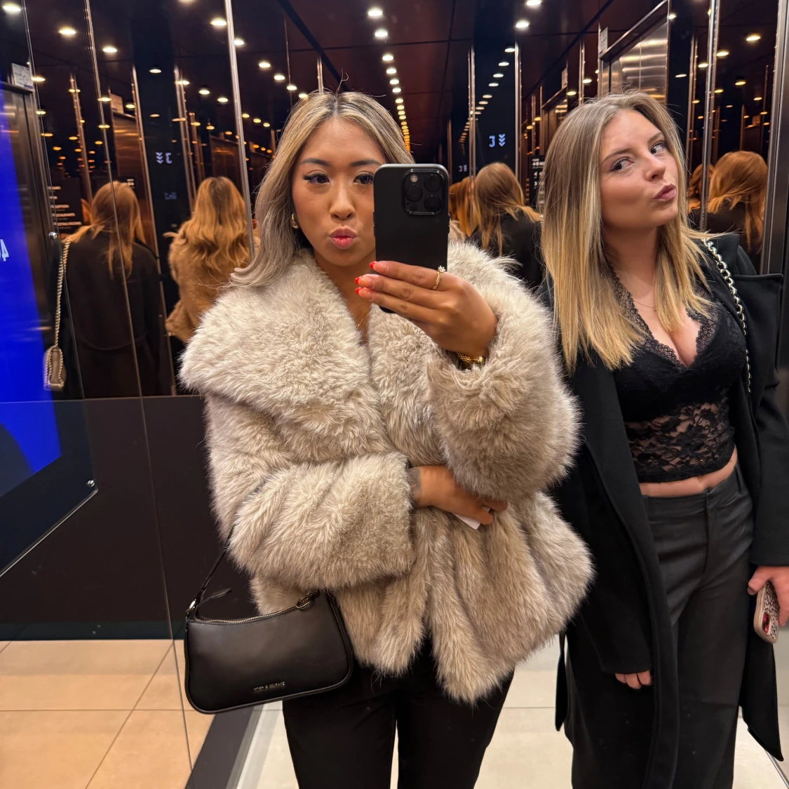 Beige pälsjacka - 90