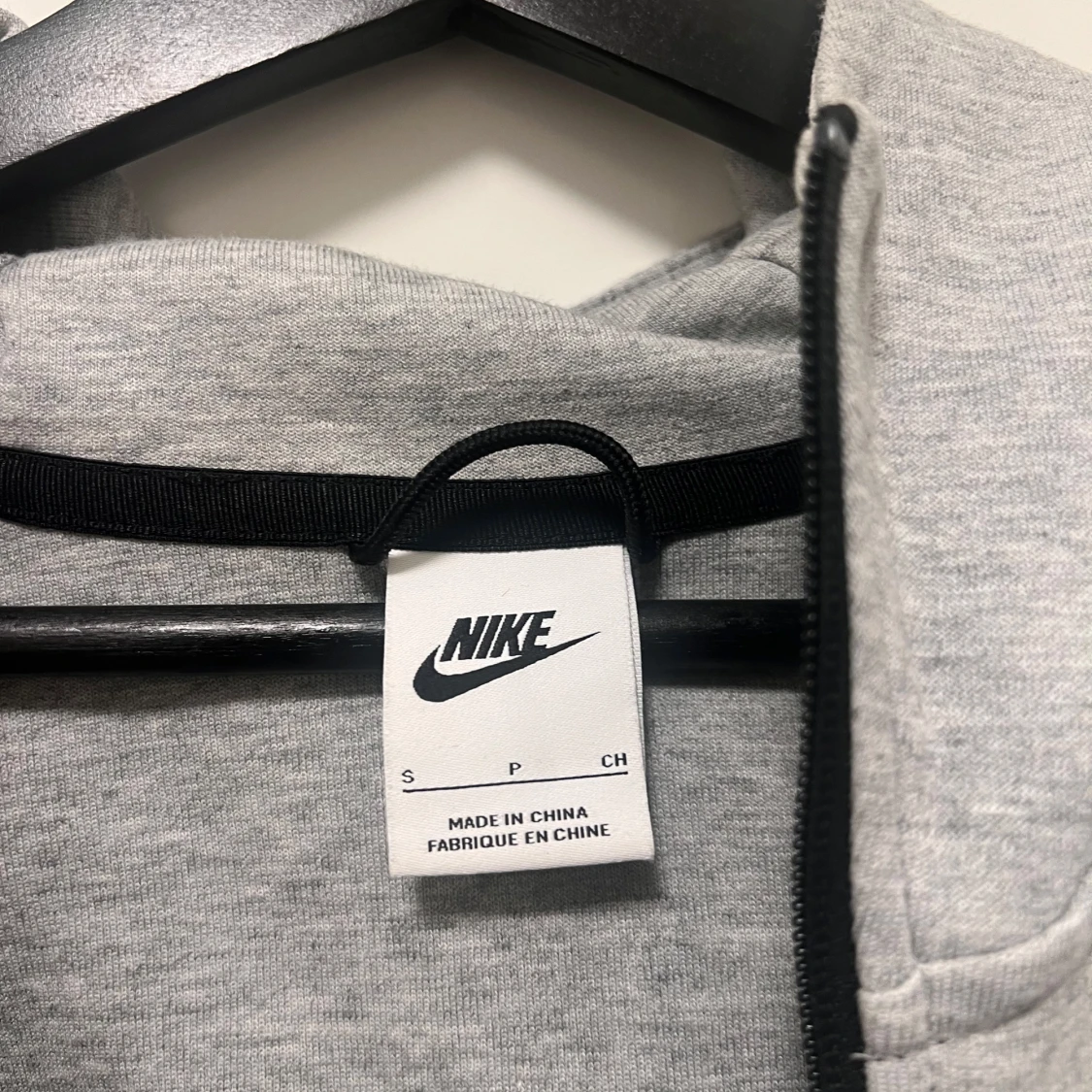 Grå hoodie från Nike - 90