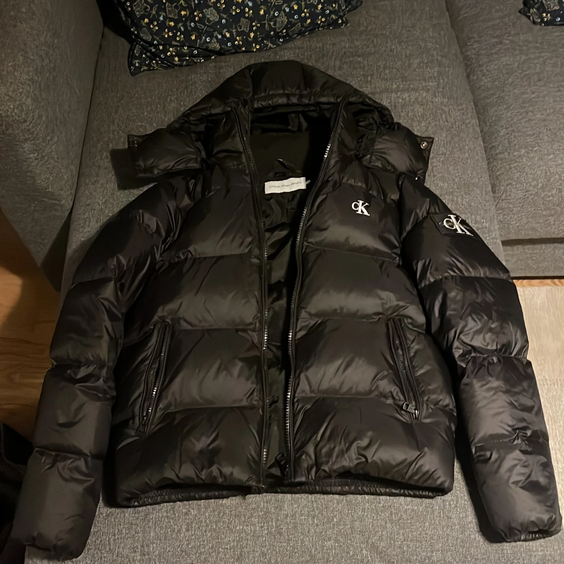 Svart pufferjacka från Calvin Klein Jeans