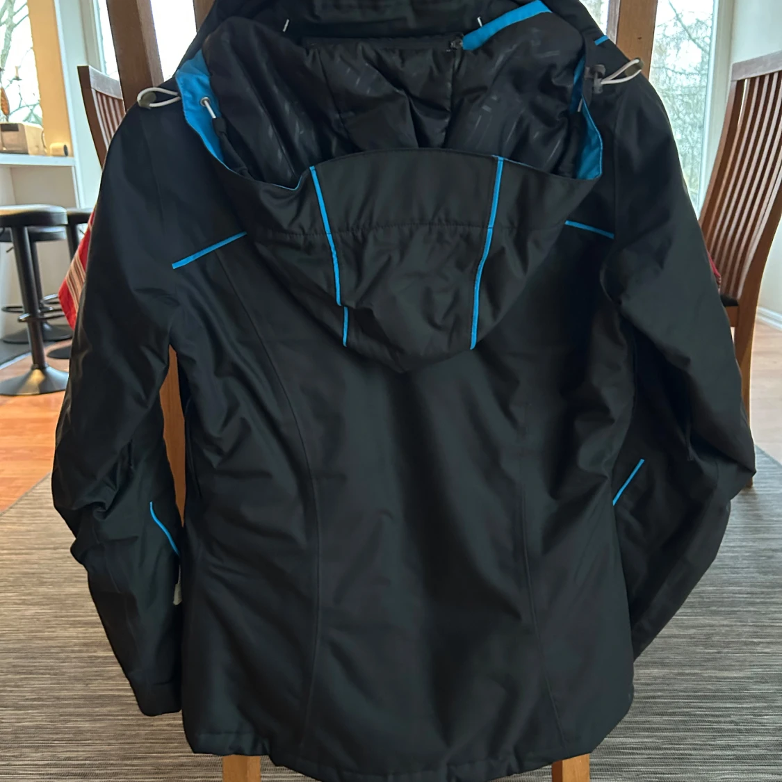Svart/blå skidjacka från Salomon - 91