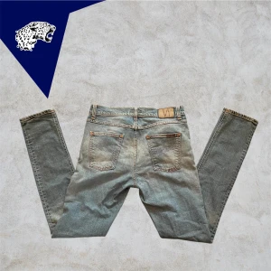 NUDIE LEAN DEAN  - Nudie lean Dean jeans | Skick 8/10 | Strl W30 L34 (lite kortare än 34) | Modellen är 182cm | Hör av dig om du har några funderingar! 