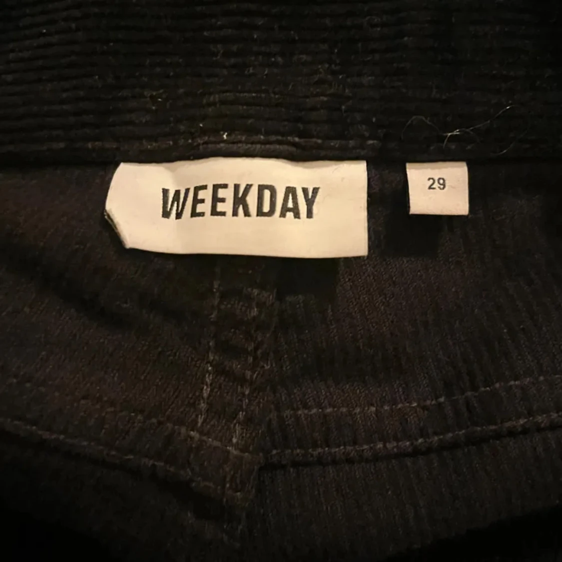 Manchesterbyxor weekday svart - 2