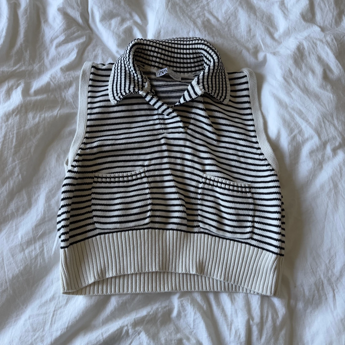 stickad randig väst