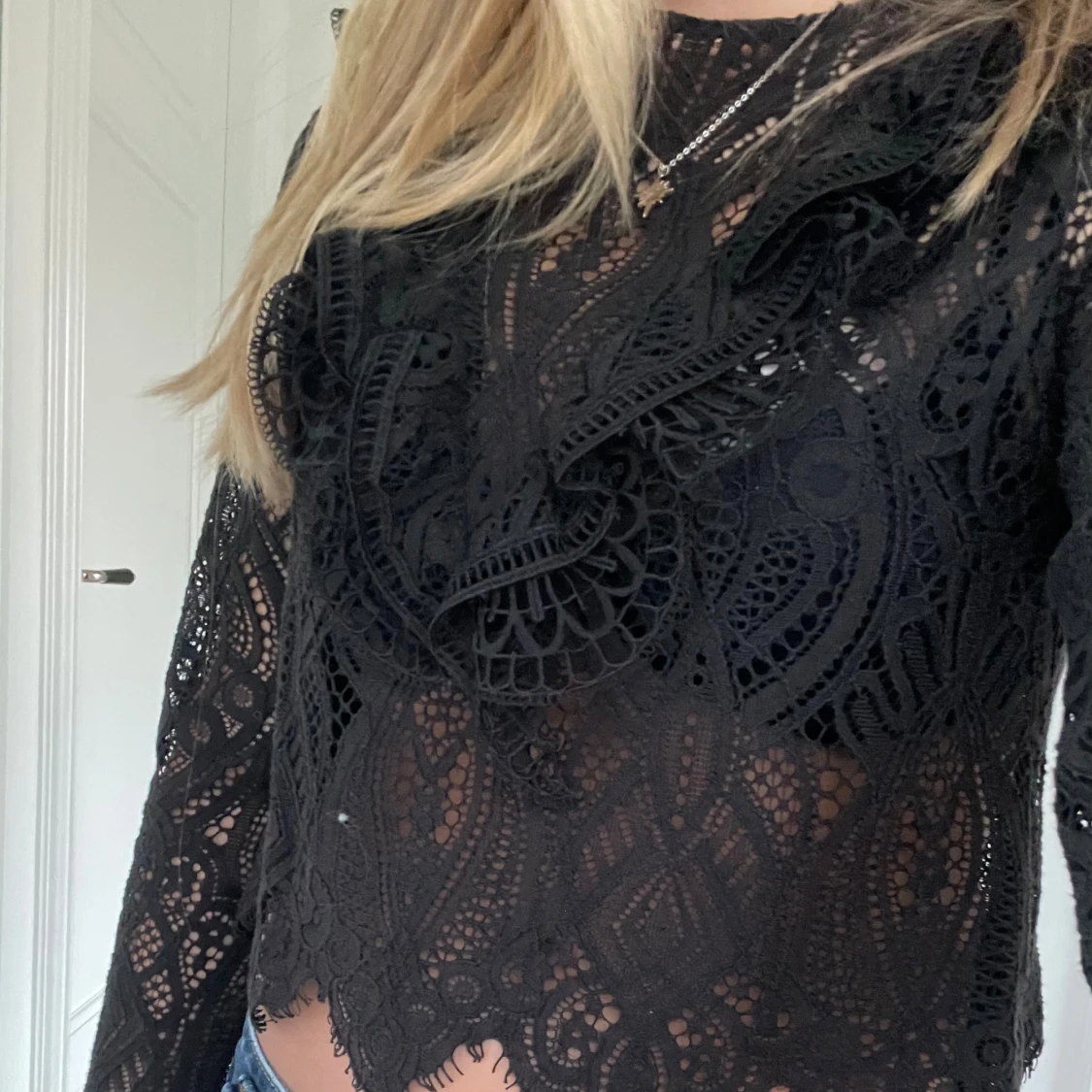 Svart spetsblus