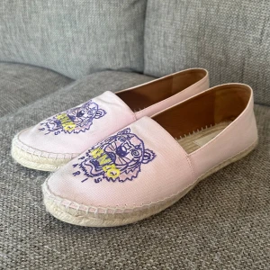 Espadrillos från Kenzo - Mycket fint skick. Endast använda ett fåtal gånger!