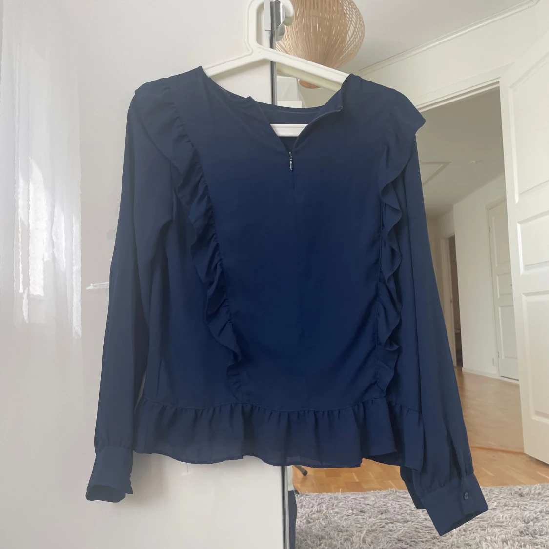 Mörkblå blus  - 90