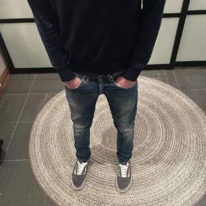 Dondup George jeans i väldigt bra skick. Storlek 30/30. Hör av dig om du har några frågor!