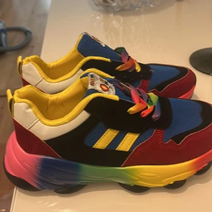 Sneakers  - Strl.39 Nya 