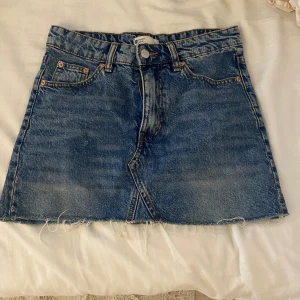 Jeanskjol - Såååå snygg jeanskjol från Gina💖