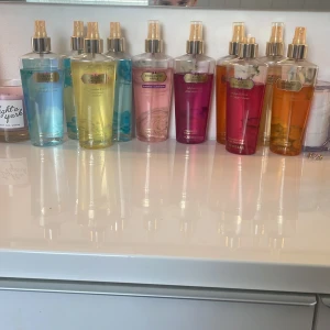 Victoria secret parfym  - 60kr st ungefär och lite mindre för det som är lite mer använda. Och lite mer för de som är typ fulla. Säljer pg av att jag har för många. Skriv till mig om ni vill ha bild på alla dofter