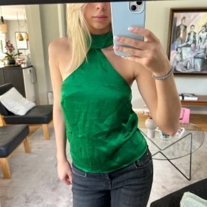 Grön topp - Jätte fin grön topp från Gina Tricot 