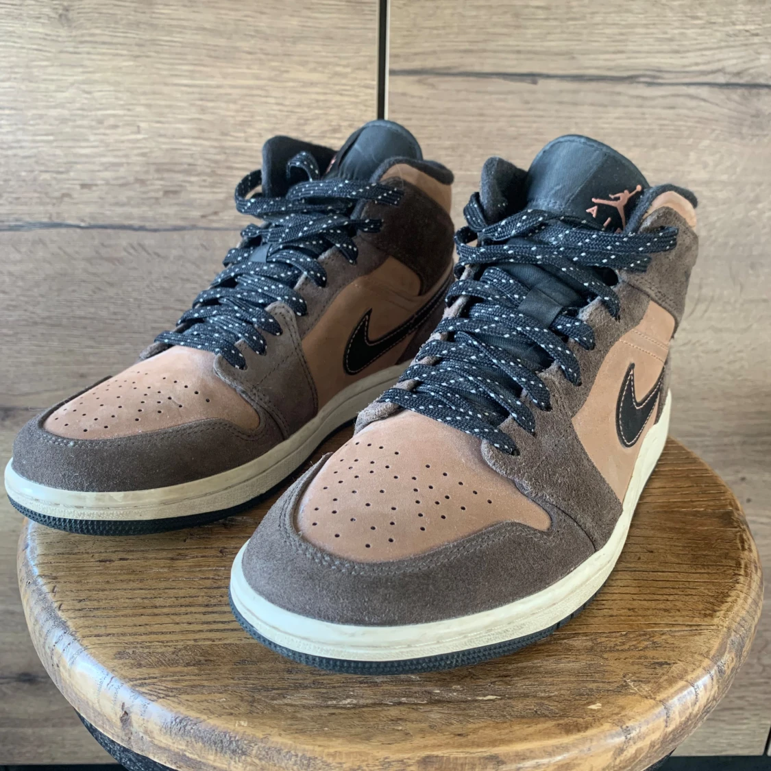 Air Jordan 1 mid se (dark chocolate) - 90