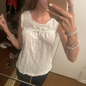 Linne  - Nypris ca 250kr, nästintill oanvänd  