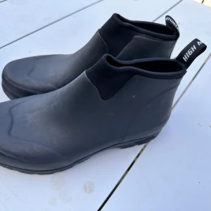 Gummistövlett  - Helt nya gummistövletter. 