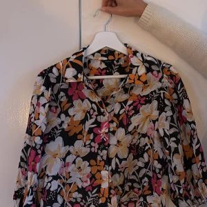 Blus Lindex stl S - Blus från Lindex stl S