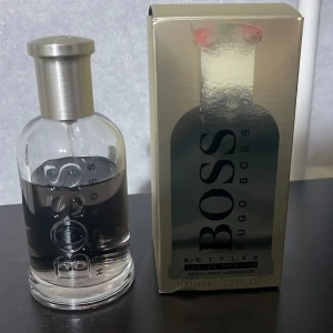 Hugo boss parfym - Parfym 100ml men ungefär 80 ml kvar