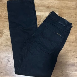 Nudie jeans - Svarta nudie jeans  W32 L32 