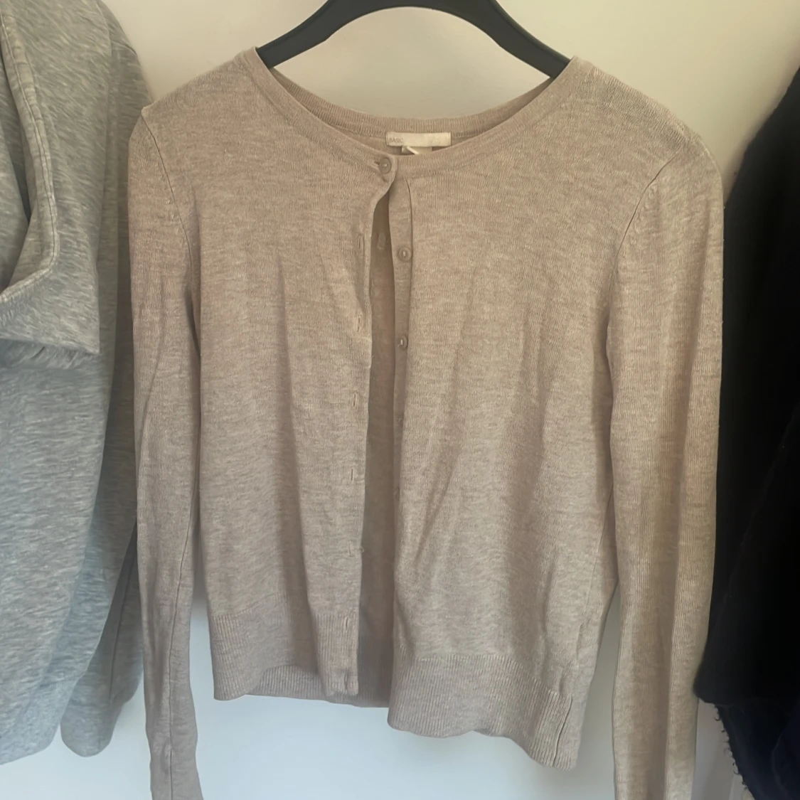 Beige kofta från Basic