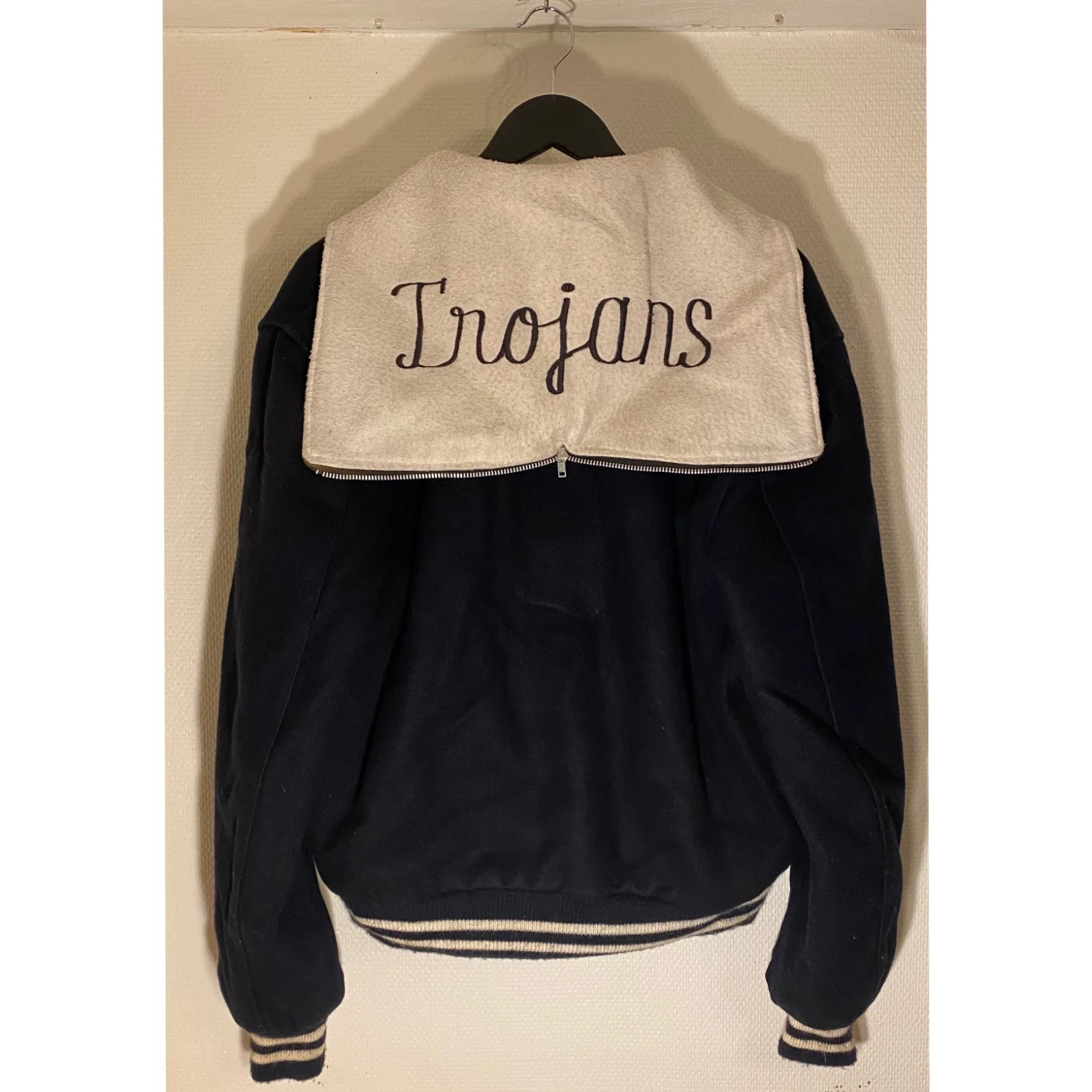 Varsity Jacka med dragkedja på luvan  - Hatchers - 92