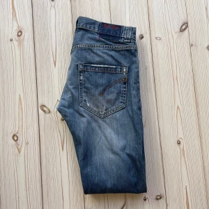 Dondup jeans  - Säljer nu dessa feta Dondup jeans | Modell: Slim fit | Storlek: 31W | Färg: blå |