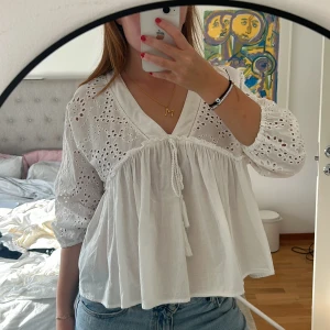 Jätte söt blus - Så söt blus som är köpt i grekland. Den kommer tyvärr inte till andvänding längre då den är lite stor. Men den passar verkligen M/L