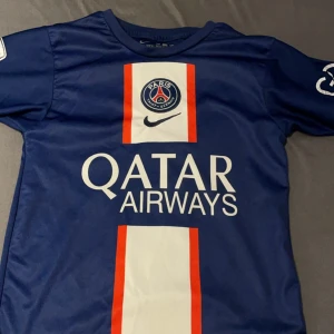 Psg tröja - Säljer den för ja inte använder sånt mer 