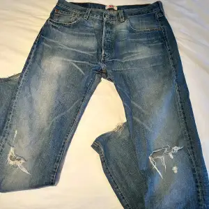 Säljer mina vintage Levis jeans. W33 L36. Hör av dig vid frågor eller funderingar!