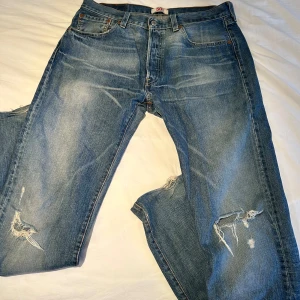 Levis 501 - Säljer mina vintage Levis jeans. W33 L36. Hör av dig vid frågor eller funderingar!