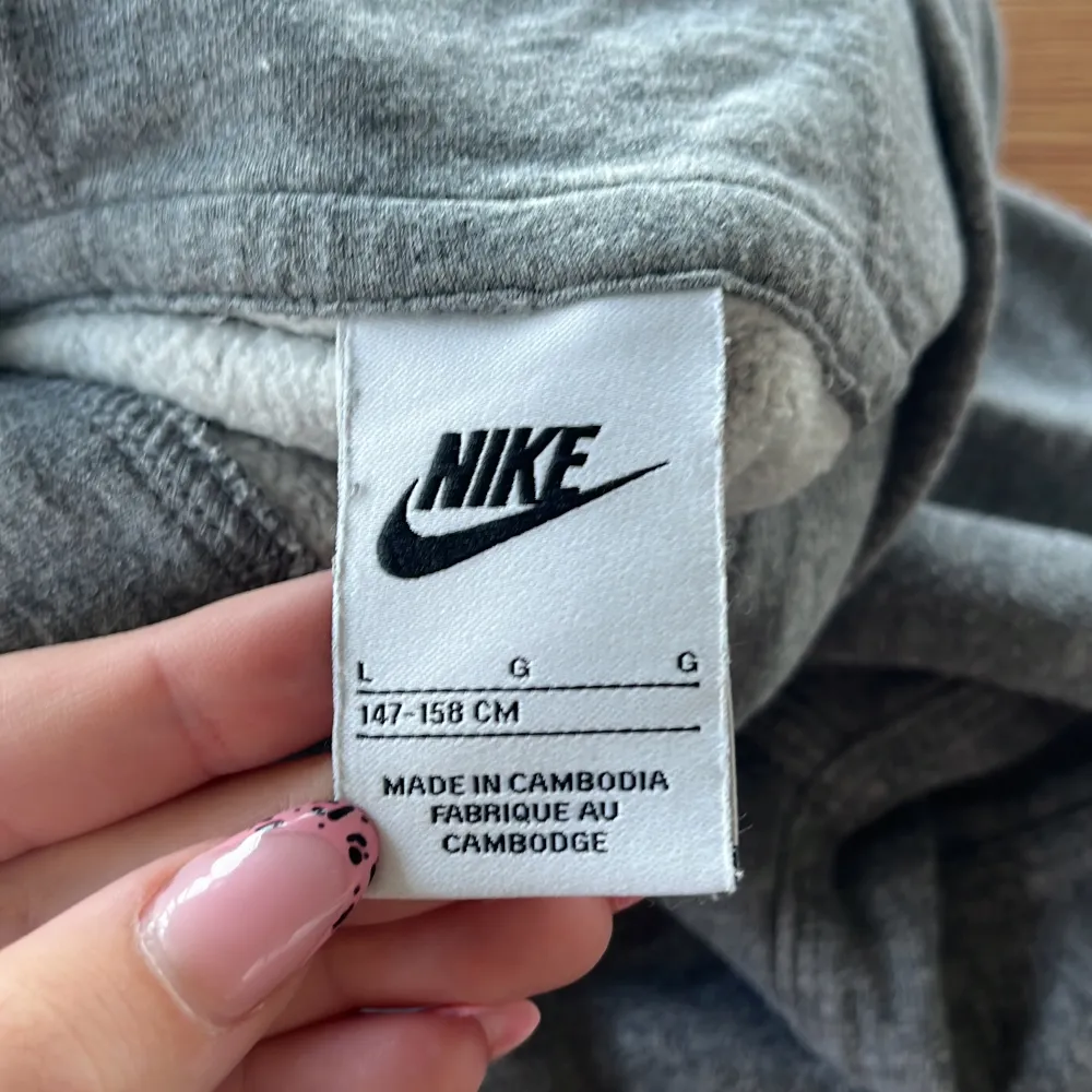 147-158 hoddie Nike . Hoodies.