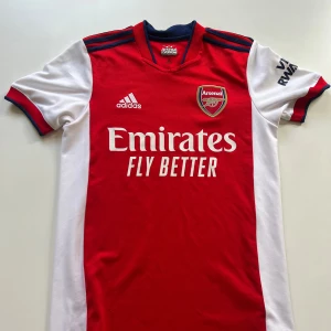 Arsenal Adidas Originals tröja storlek S - Arsenal fotbollströja homejersey 21/22 säsong 21/22. Inga skavanker. Storlek S. 