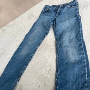 Jeans 💙 - Storlek: 140, 10 år  Bra skick  